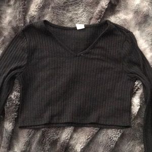 cropped long sleeve black top